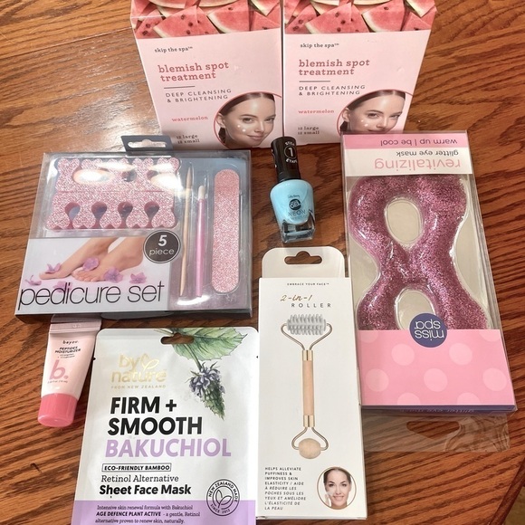 Spa Day Self Care Manicure Pedicure Eye Face Mask Bundle Beauty Lot New - Picture 1 of 9